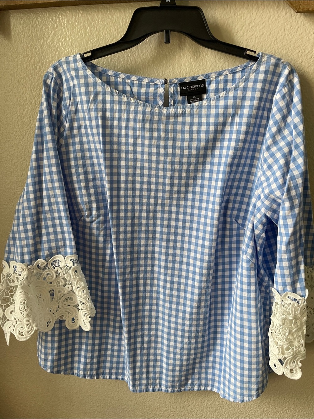 Gingham blue & white 3/4 sleeve blouse.